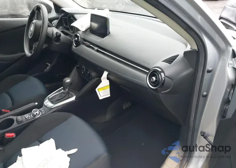 2019 Toyota Yaris Le из США, поврежденный, VIN 3MYDLBYV8KY517805